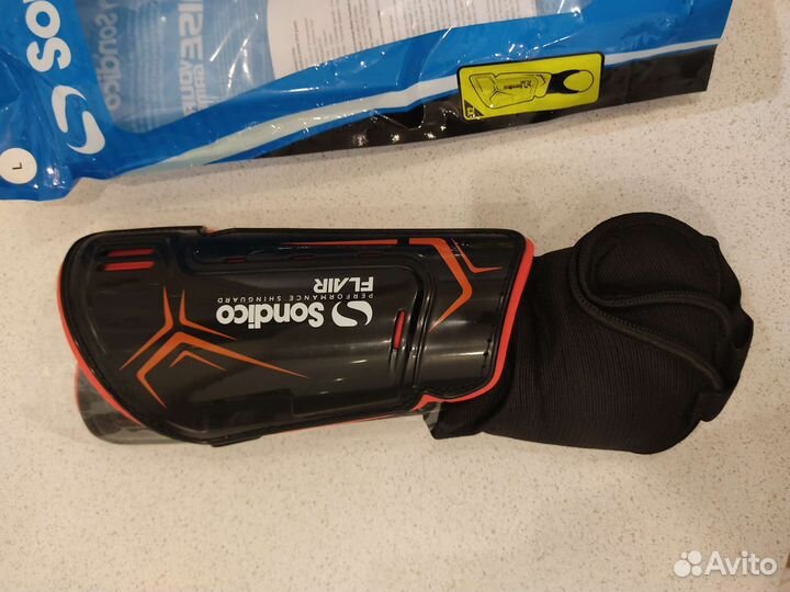 Щитки футбольные sondico flair