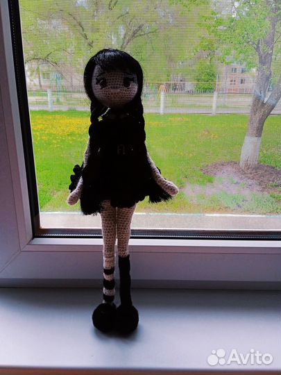 Кукла ручной работы Уэнсди Адамс