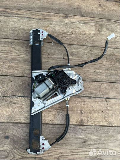 Стеклоподъемник задний левый Mercedes-Benz S220