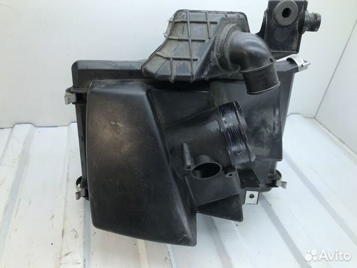 Корпус воздушного фильтра Mazda 3 BK 2.0