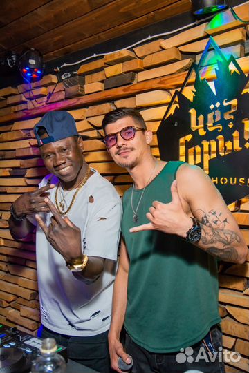 Dj (диджей) +аппаратура, музыкант