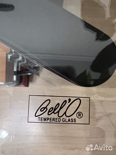 Стеклянная тумба, стол под телевизор