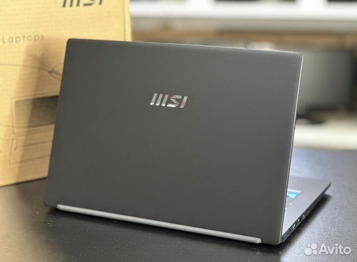 Ноутбук новый мощный c IPS экраном i3-12пок