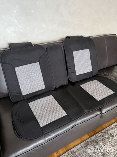 Чехлы на автомобильные сидения