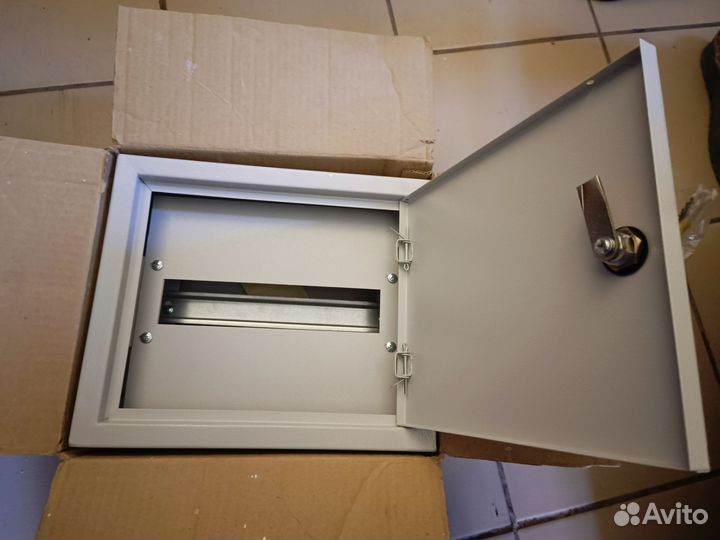 Щиток электрический металлический