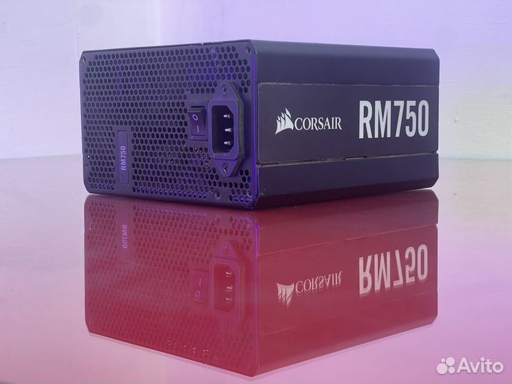 Модульный 80 Gold блок питания Corsair RM750 750W