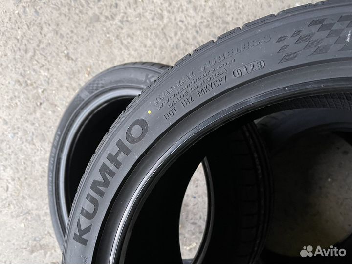 Kumho Ecsta PS71 245/40 R19 и 275/35 R19 100Y