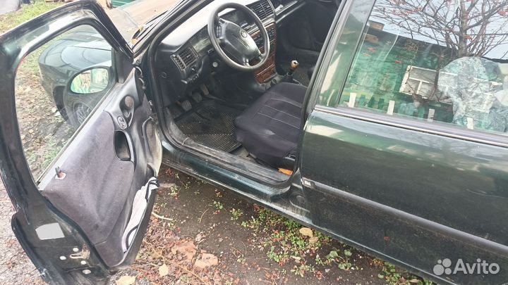 Opel Vectra 1.6 МТ, 1998, 300 000 км