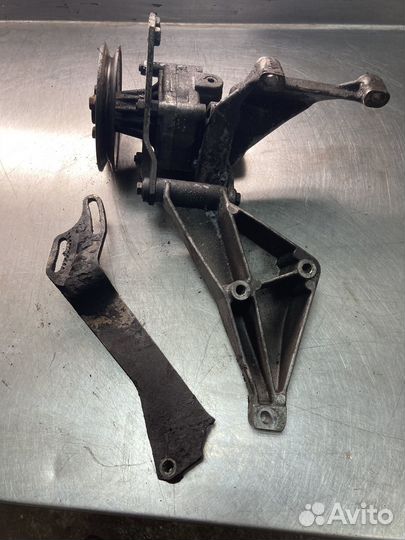 Насос гидроусилителя руля Ауди 80 b4