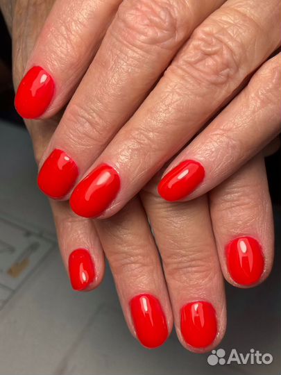 Модель на маникюр в салон красоты