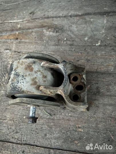 Подушка двигателя Suzuki Baleno 1995-2002