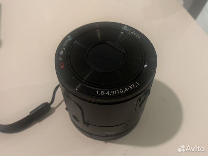 Автономный объектив Sony Cyber-shot DSC-QX100