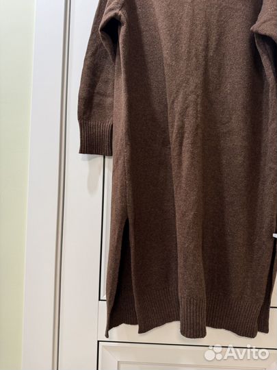 Платье шерстяное uniqlo