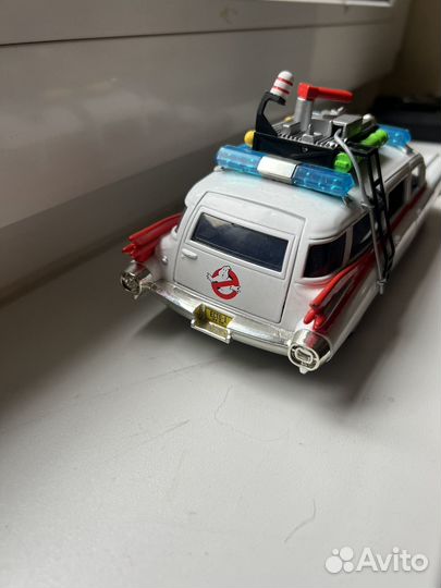 Модель автомобиля ecto-1 охотники за приведениями