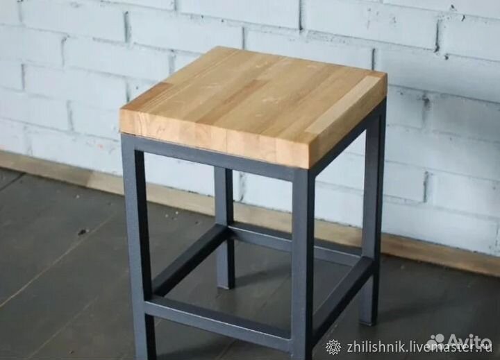 Столы, табурет,вешалки