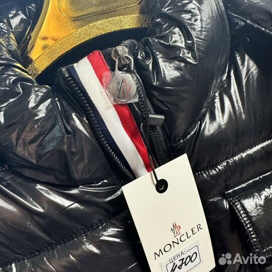 Пуховик Moncler зимний