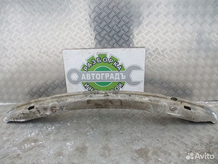 Усилитель переднего бампера BMW E39 1997г