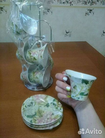 Набор чашек с блюдцами новый