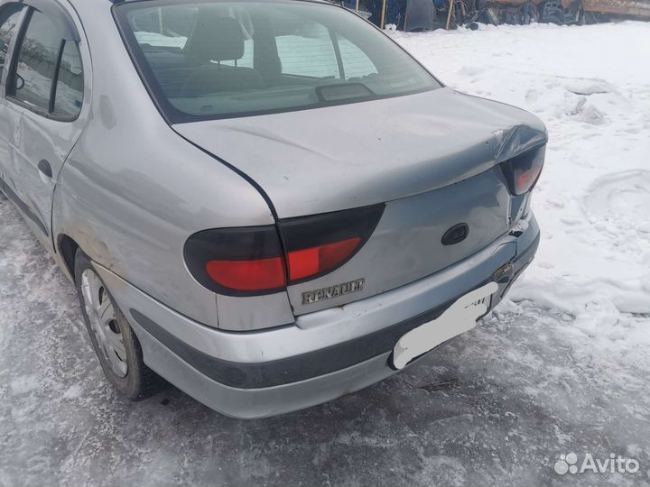 В разборе Renault Megane 1 Classic 2.0 f7r МКПП