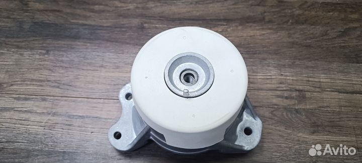 Опора двигателя Mercedes-Benz A2132401700