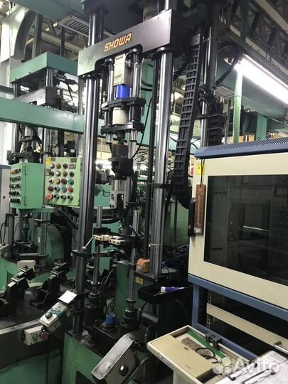 Передние амортизаторы Toyota Alphard 15-н.в