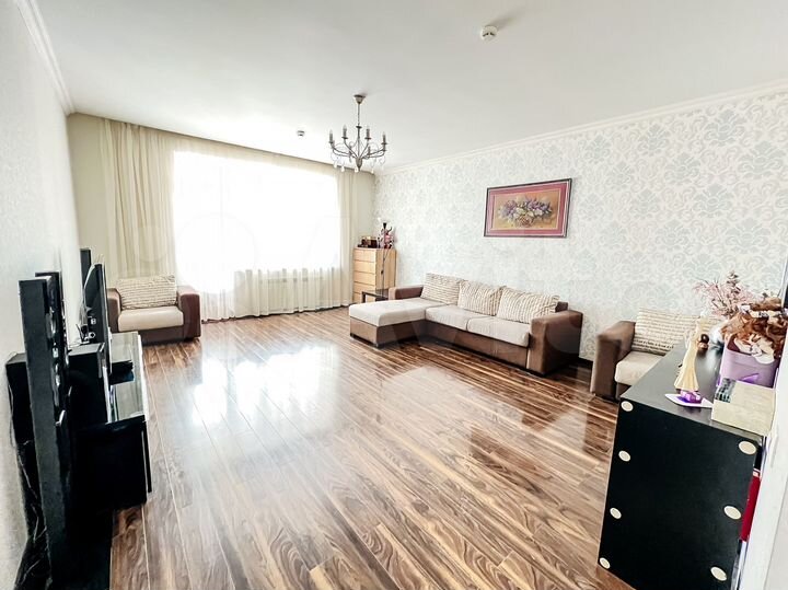 3-к. квартира, 127,8 м², 3/6 эт.