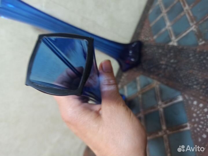 Две вазы тонкие. Синее стекло. Советские