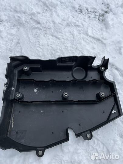 Крышка мотора mersedes 646