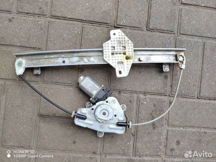 Стеклоподъемник задний левый Kia Rio 4 2015