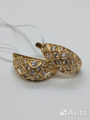 Золотые серьги с камнем