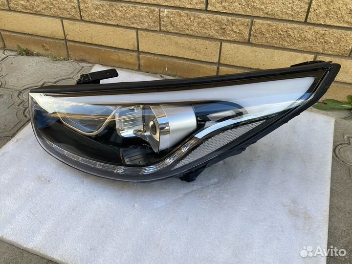 Фара левая ксенон Hyundai IX 35 рест LED