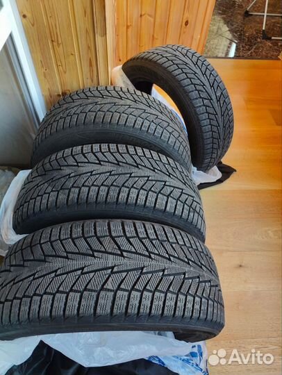 Hankook Winter I'Cept IZ2 225/55 R17