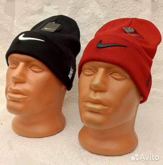 Спортивные шапки с лейблом 