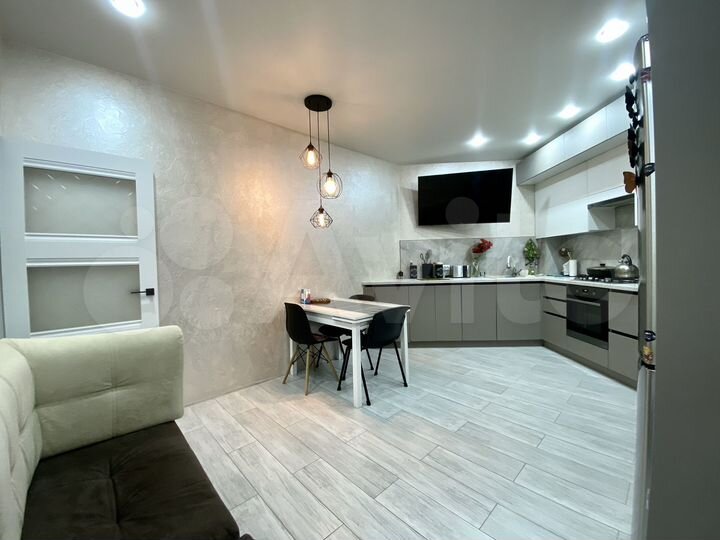 3-к. квартира, 83 м², 5/18 эт.