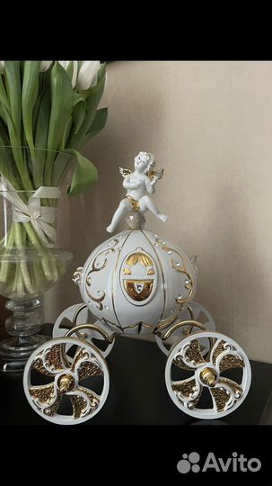 Карета с Путти, фарфор, Италия