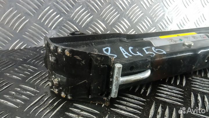 Домкрат на Volkswagen Passat B7