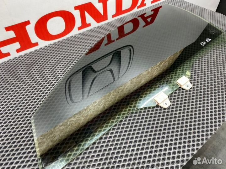 Стекло двери переднее левое Honda Accord 8 CU