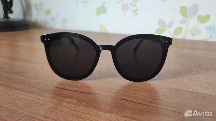 Солнцезащитные очки женские