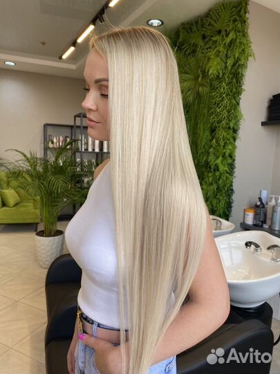 Модель на наращивания волос