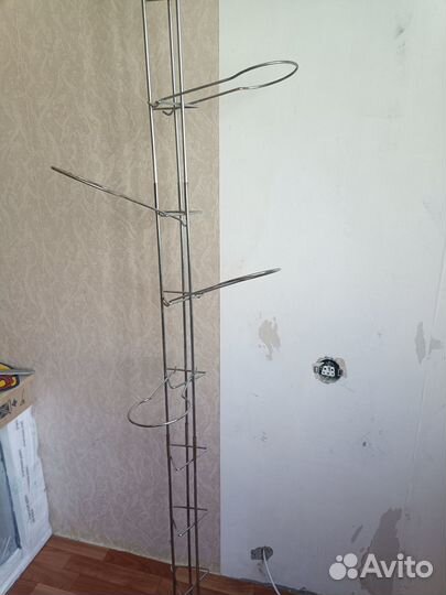 Вертикальная стойка для цветов