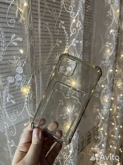 Чехлы на iPhone 11