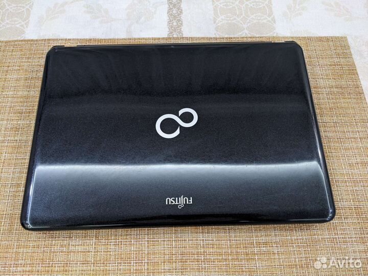 Ноутбук Fujitsu Lifebook PH530