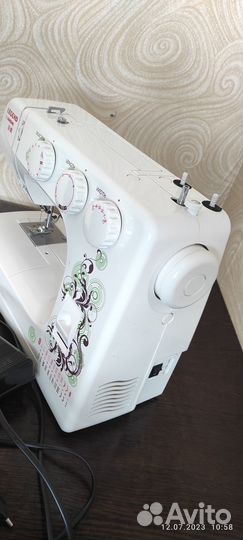 Швейная машина Janome LE-30