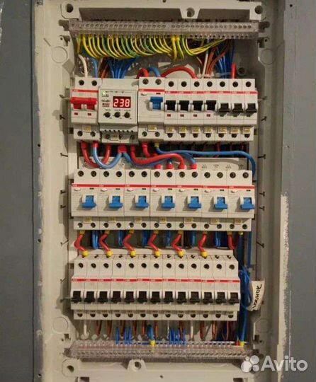 Электрик электромонтажник