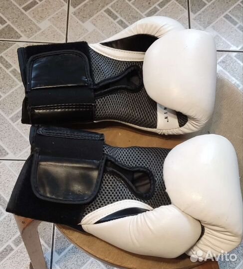 Боксерские перчатки everlast S 8oz