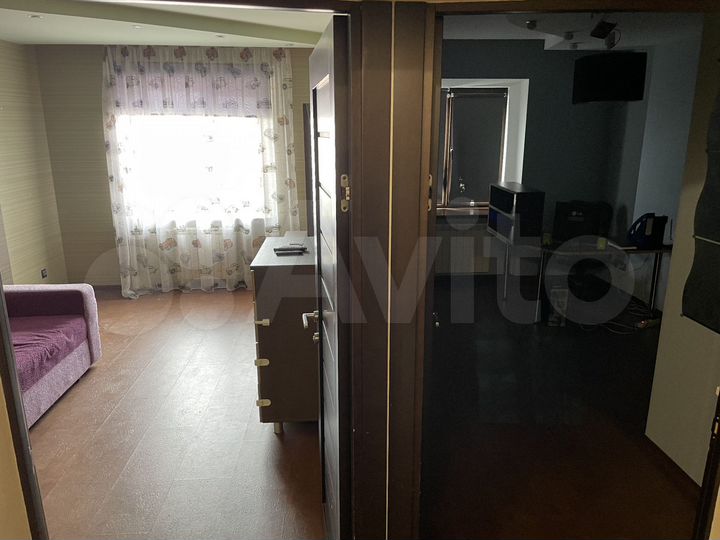 4-к. квартира, 124 м², 8/8 эт.