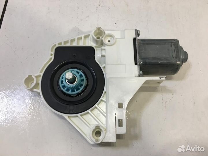 Моторчик стеклоподъемника Audi Q3 8UB