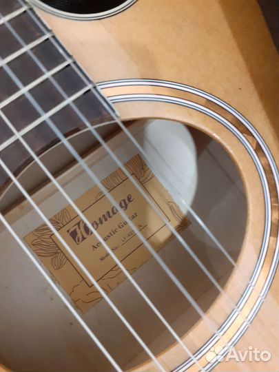 Акустическая гитара