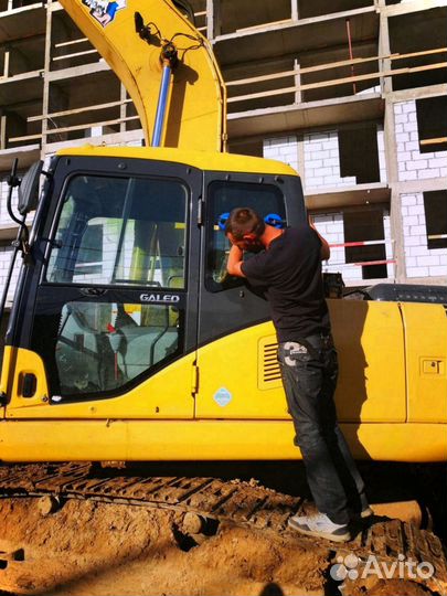 Стекло неподвижное Мини-погрузчик бобкэт S 160