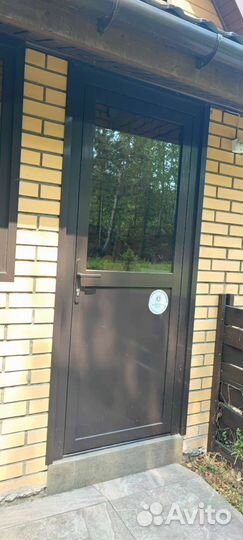 Алюминиевая дверь в сборе с коробкой